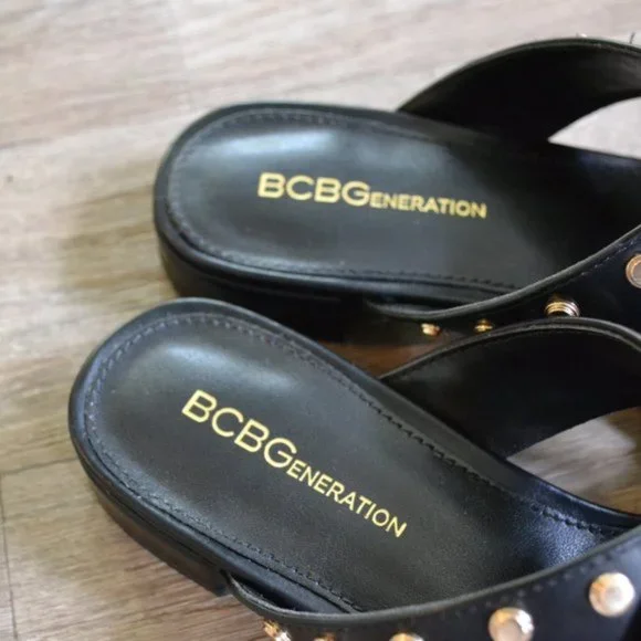 NWOB BCBGeneration Dana Edgy Studded Black and Gold Leather Sandal Size 6.5 - Picture 4 of 8